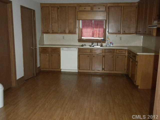 3905 Wolf Pond Road Monroe, NC 28112 - Photo 4 of 10
