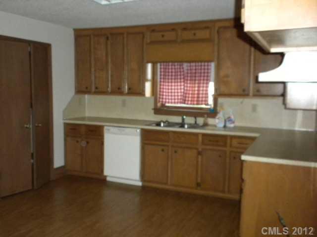 3905 Wolf Pond Road Monroe, NC 28112 - Photo 5 of 10