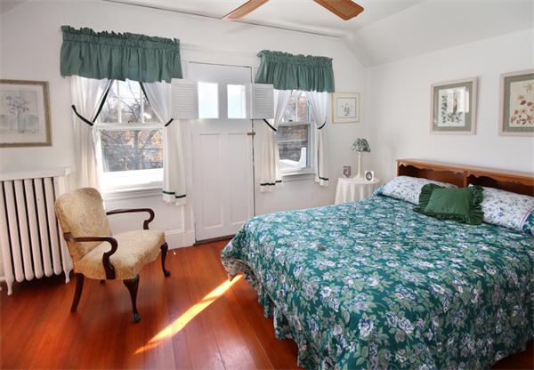 67 Sutherland Road Arlington, MA 02476 - Photo 15 of 24