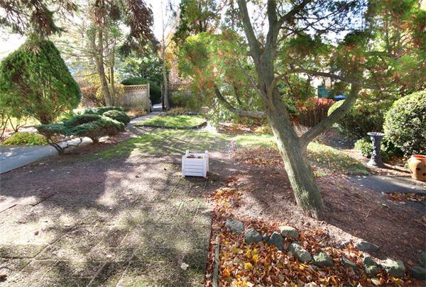 67 Sutherland Road Arlington, MA 02476 - Photo 22 of 24