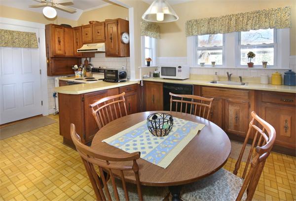 67 Sutherland Road Arlington, MA 02476 - Photo 7 of 24