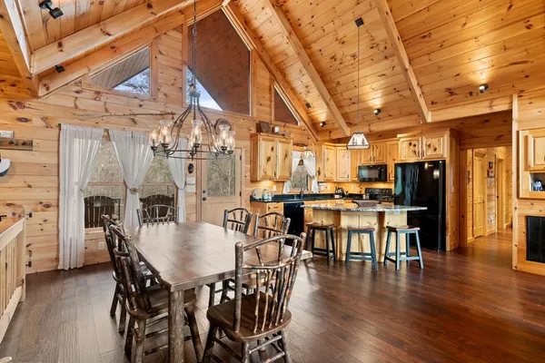 $799,900 | 197 Cashes Valley, Cherry Log, GA 30522