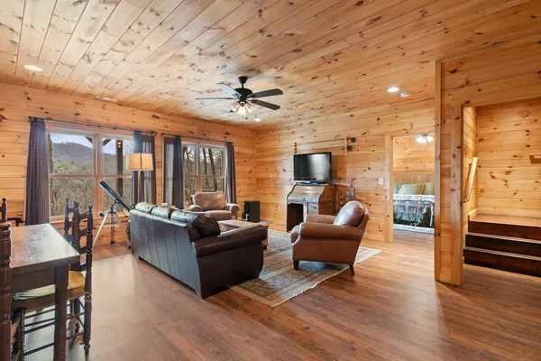 $799,900 | 197 Cashes Valley, Cherry Log, GA 30522