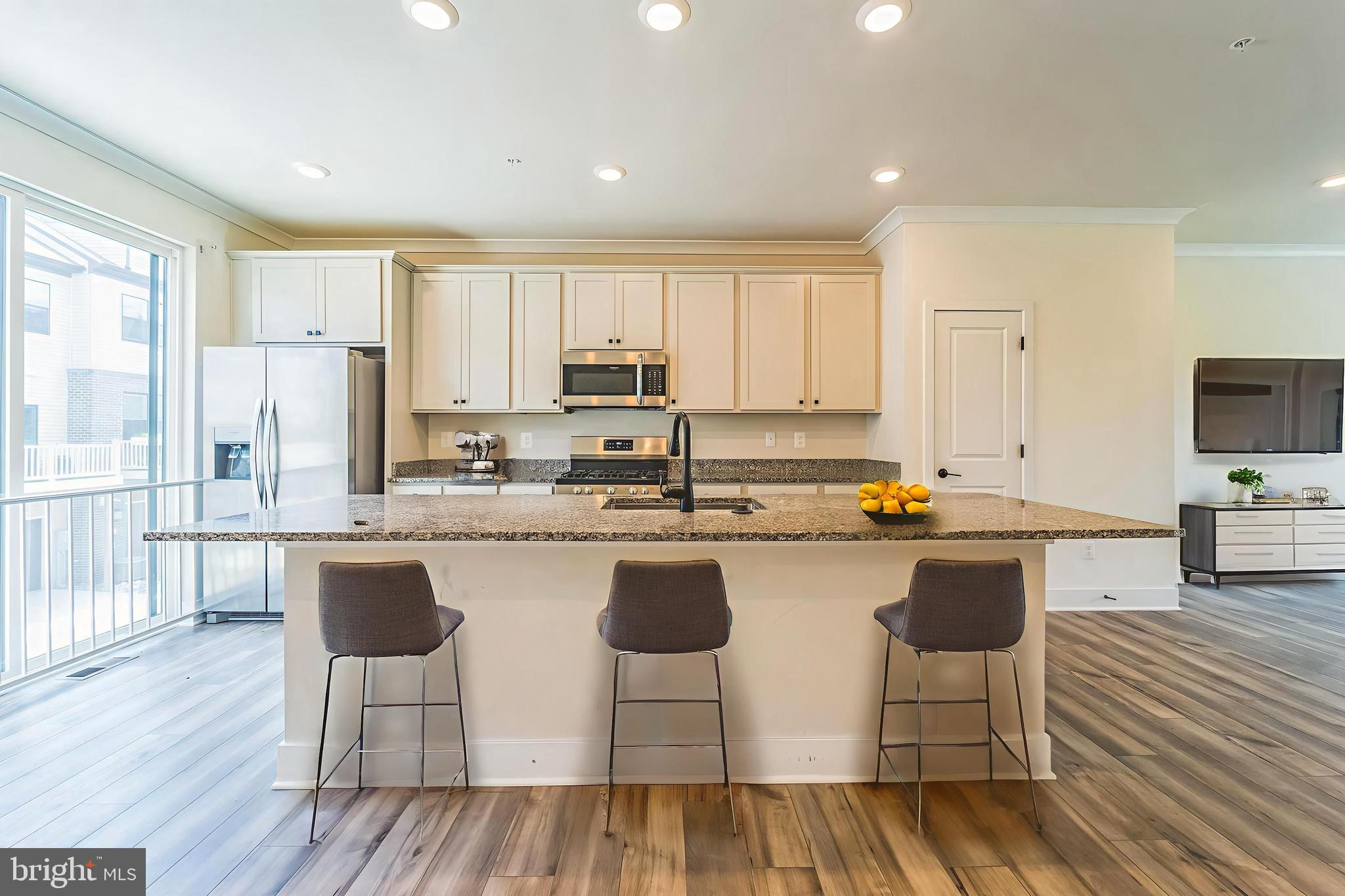 4306 Roland Heights Avenue Baltimore, MD 21211 - Photo 5 of 32