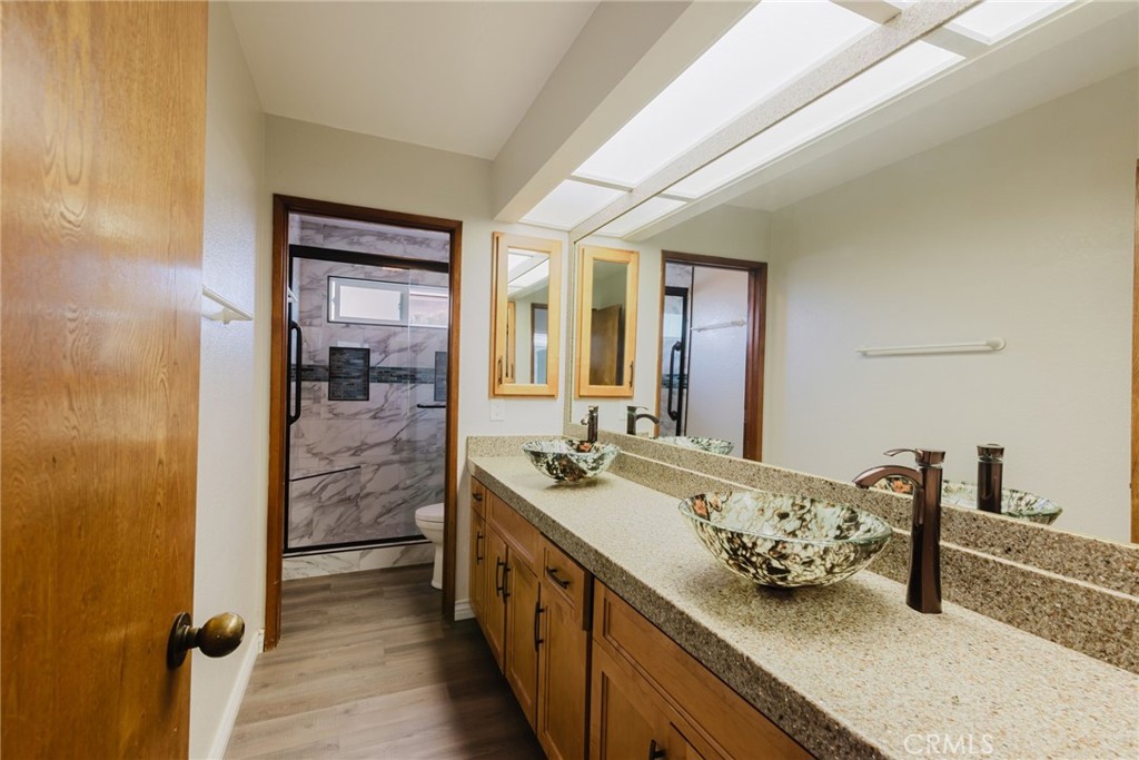 1901 Laurel Road Oceanside, CA 92054 - Photo 3 of 54 Guest bathroom