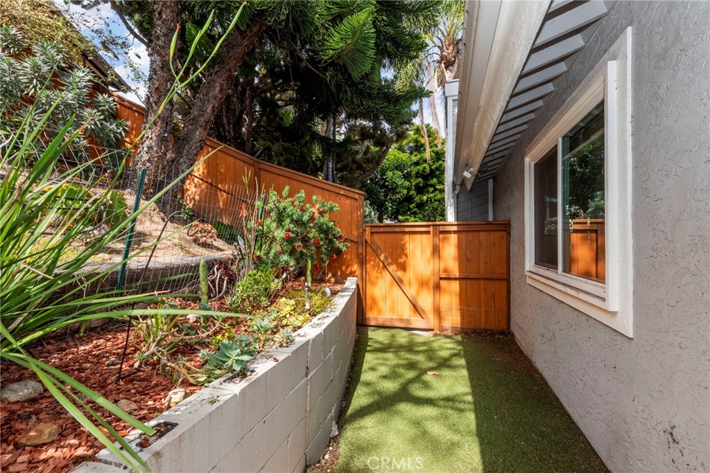 1901 Laurel Road Oceanside, CA 92054 - Photo 41 of 54 Side yard to right of house