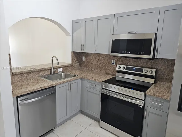 $2,000 | 2911 Southeast 13th Avenue, Unit 20349, Homestead, FL 33035