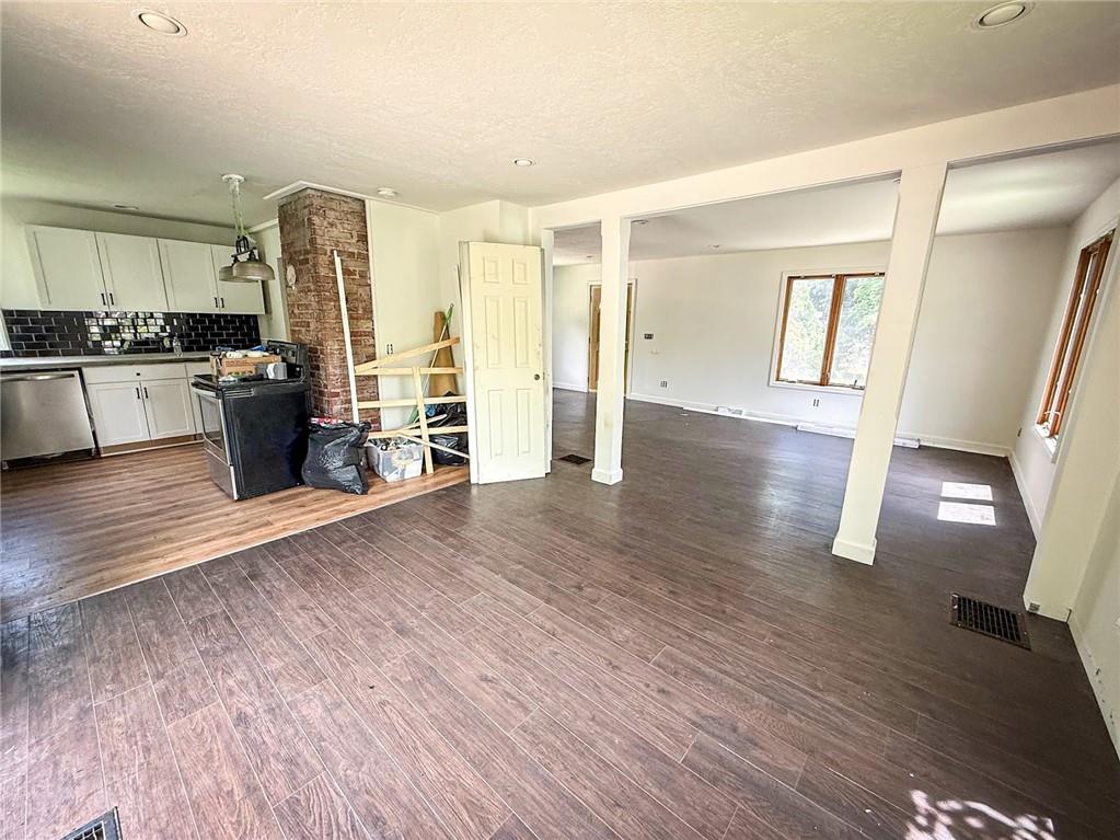 306 Meridian Road Butler, PA 16001 - Photo 12 of 31
