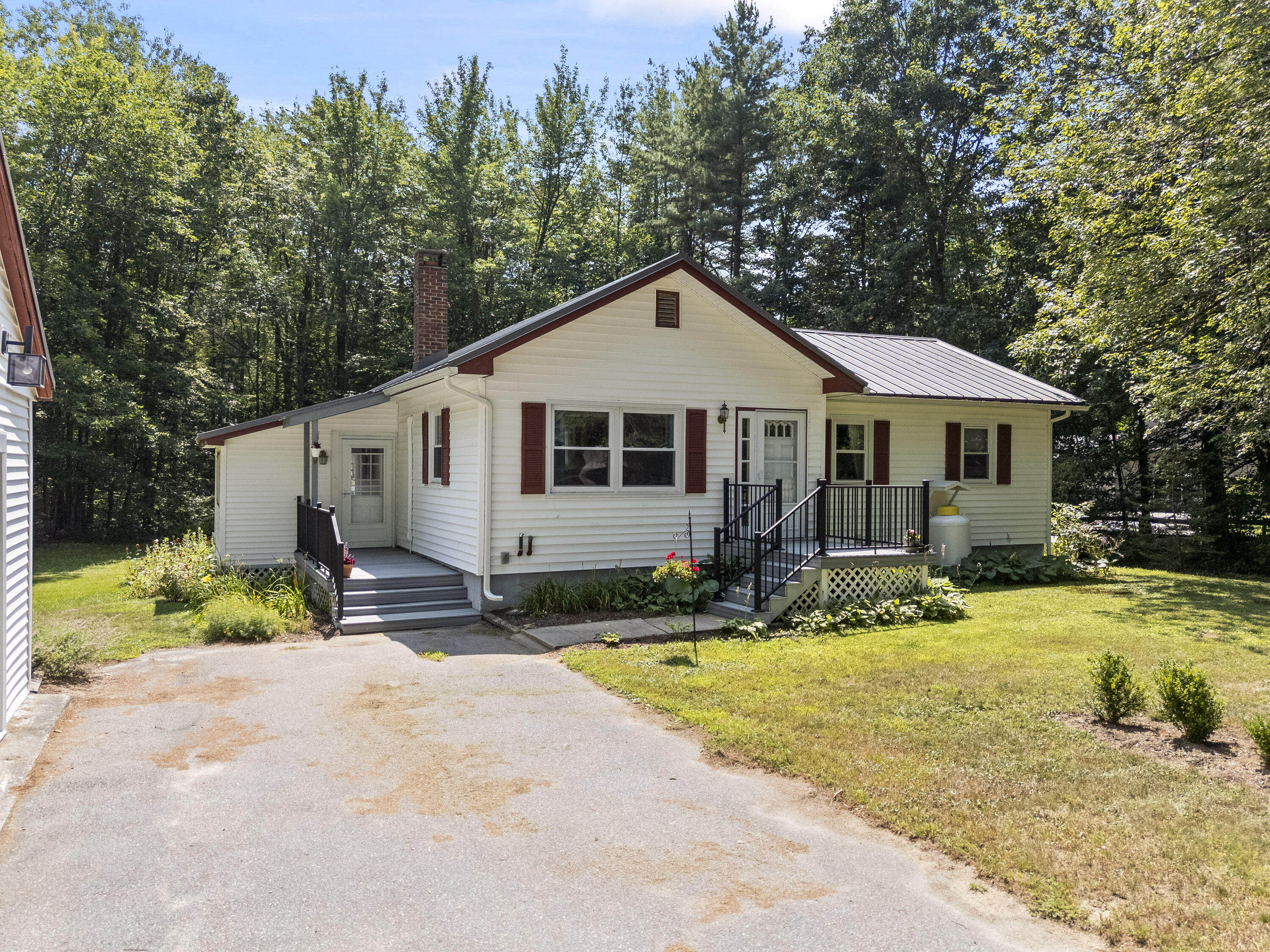 35 Farrington Road Gorham, ME 04038 - Photo 4 of 61 photos_high_resolution_35_Farrington_Rd_