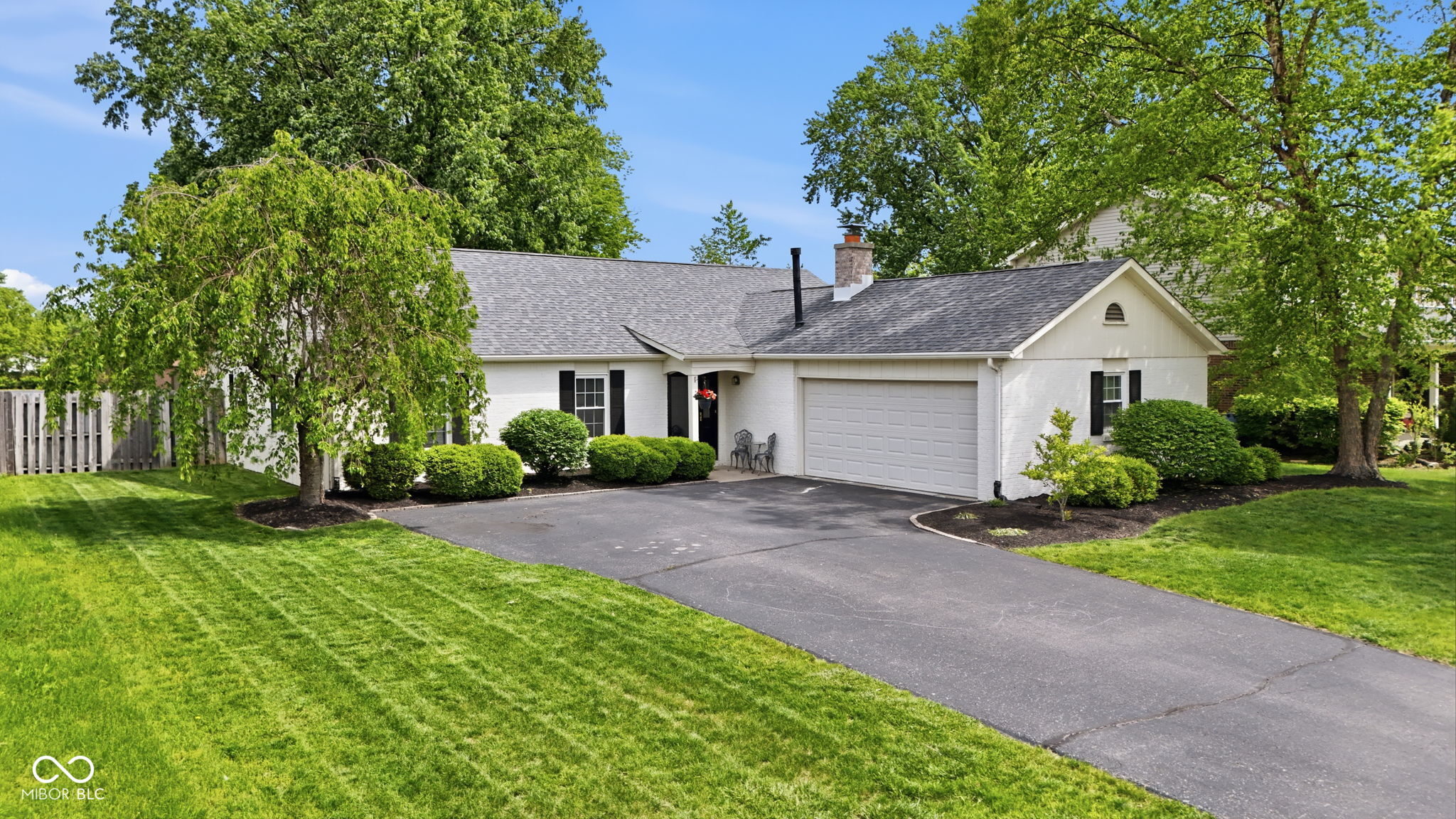 624 Colbarn Drive Fishers, IN 46038 - Photo 2 of 58