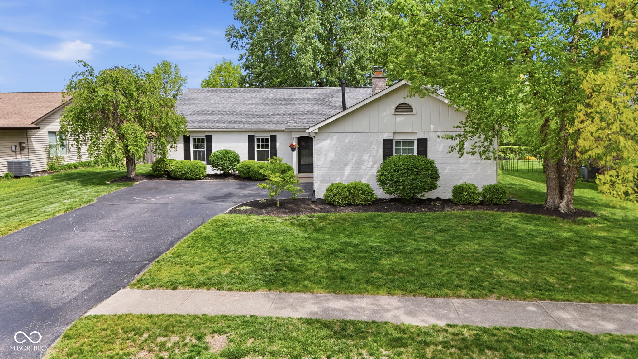 624 Colbarn Drive Fishers, IN 46038 - Photo 3 of 58