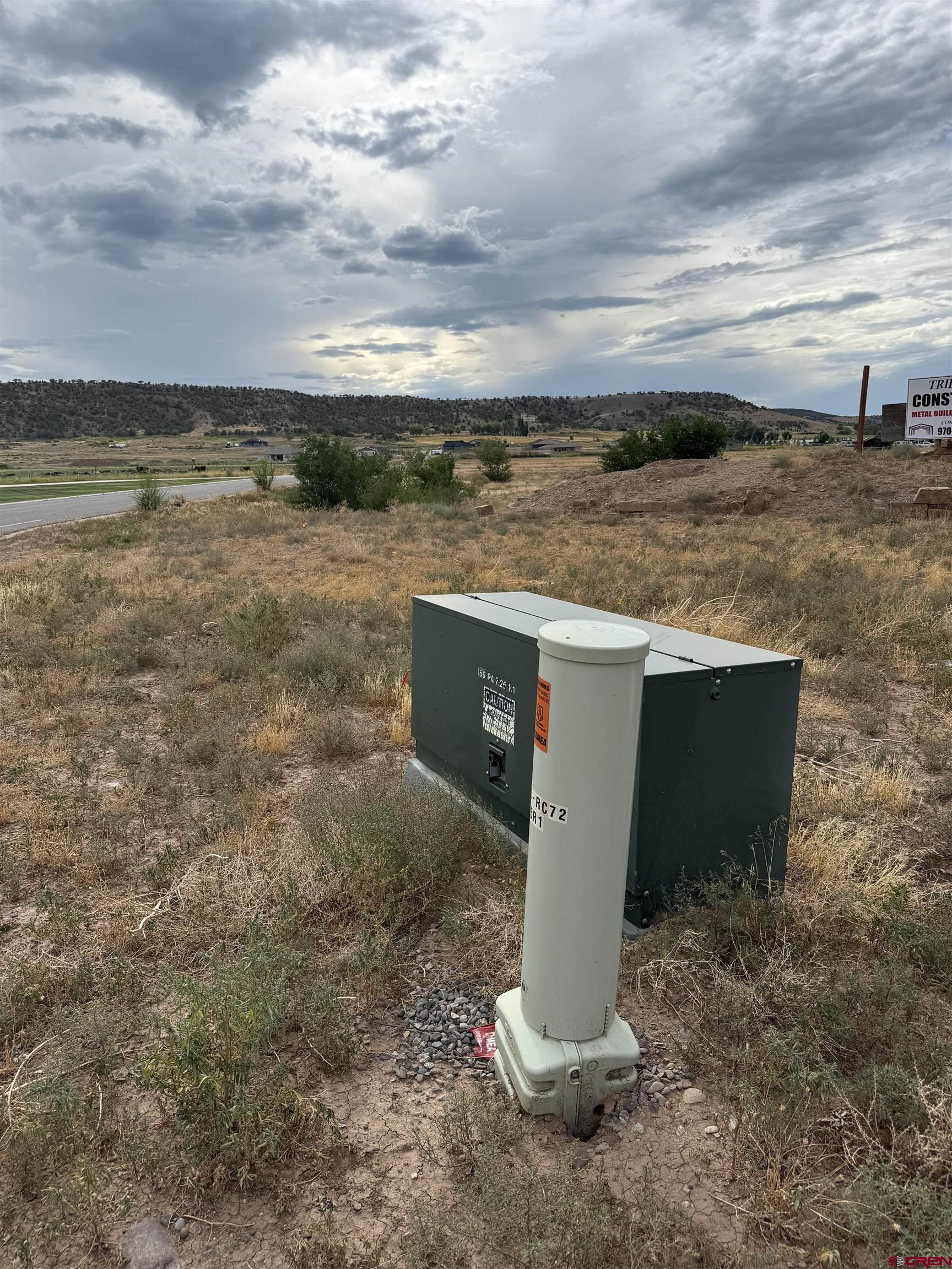 68671 Vernal Road Montrose, CO 81403 - Photo 5 of 13 a view of a terrace with a sink