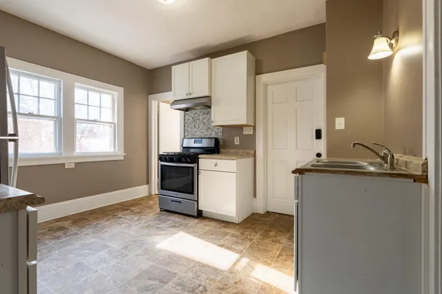 $1,900 | 1917 North Newton Avenue, Minneapolis, MN 55411