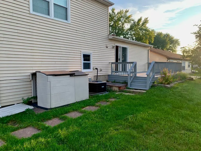 $3,400 | 156 Brookside Drive, Glendale Heights, IL 60139