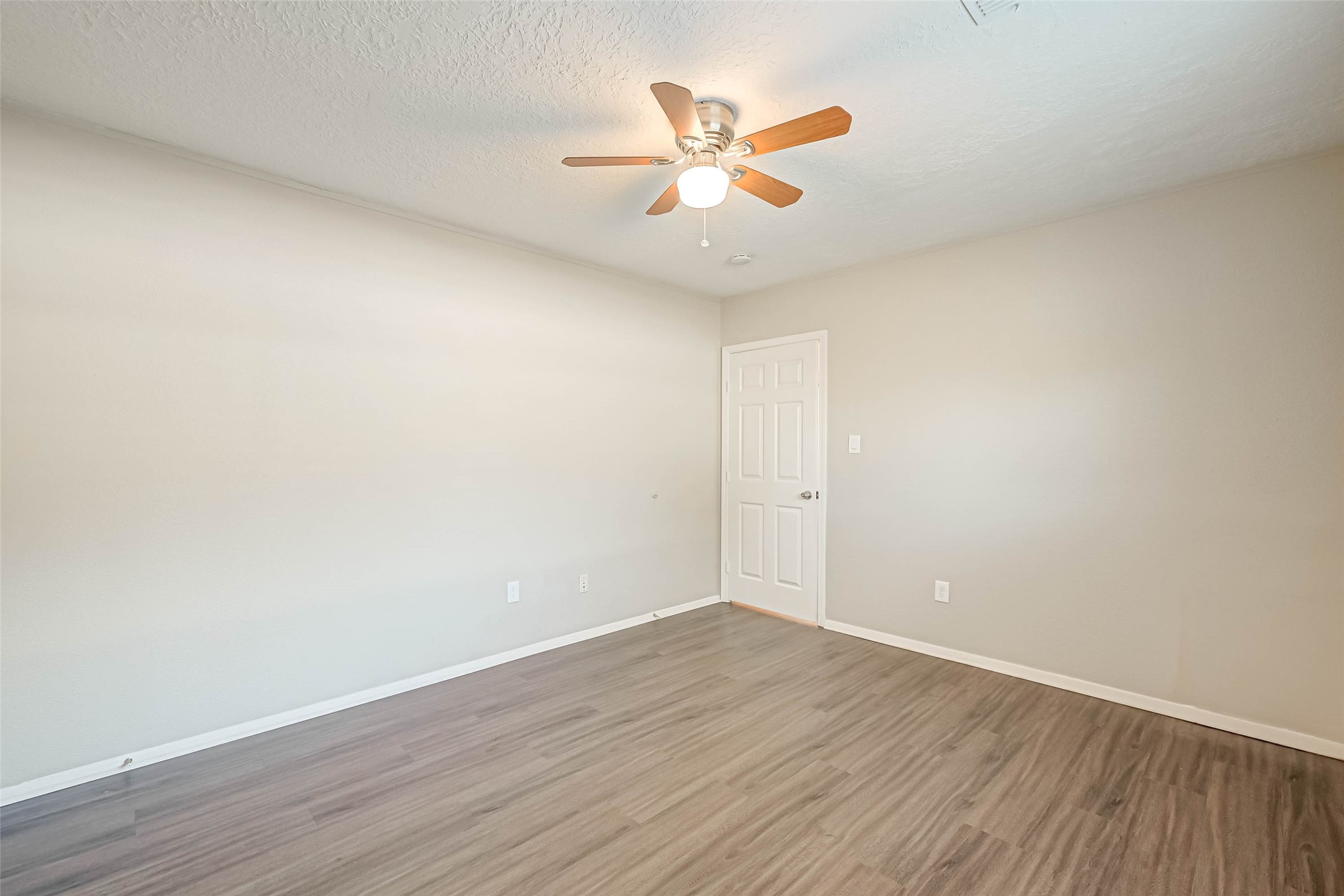 910 Redway Lane Houston, TX 77062 - Photo 17 of 23