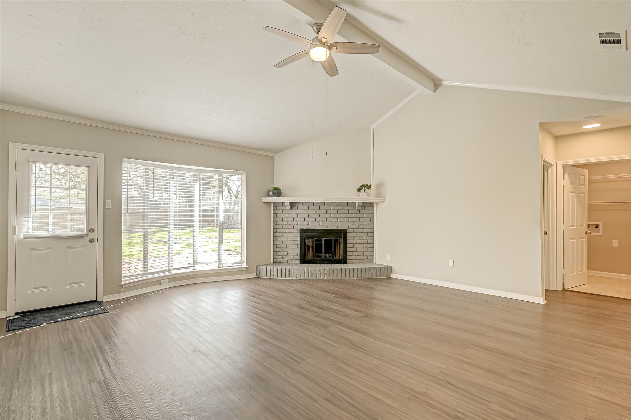 910 Redway Lane Houston, TX 77062 - Photo 8 of 23