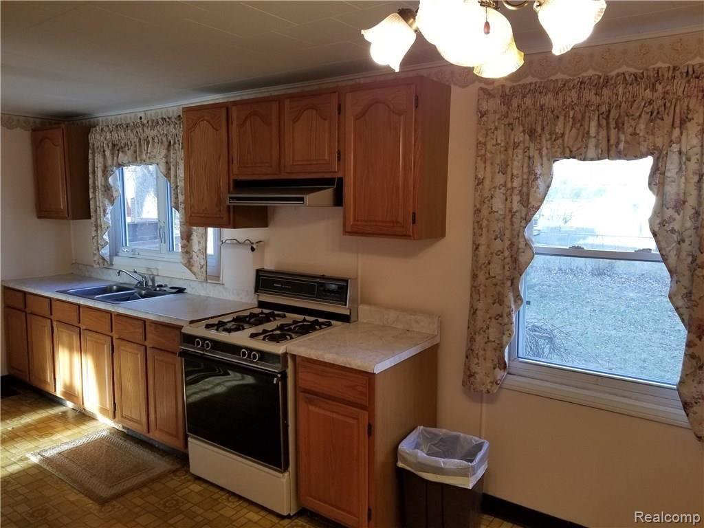 4231 Hannan Road Wayne, MI 48184 - Photo 4 of 21