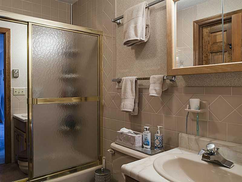 20 Frost Hill Road Portland, ME 04103 - Photo 9 of 13 Bathroom.