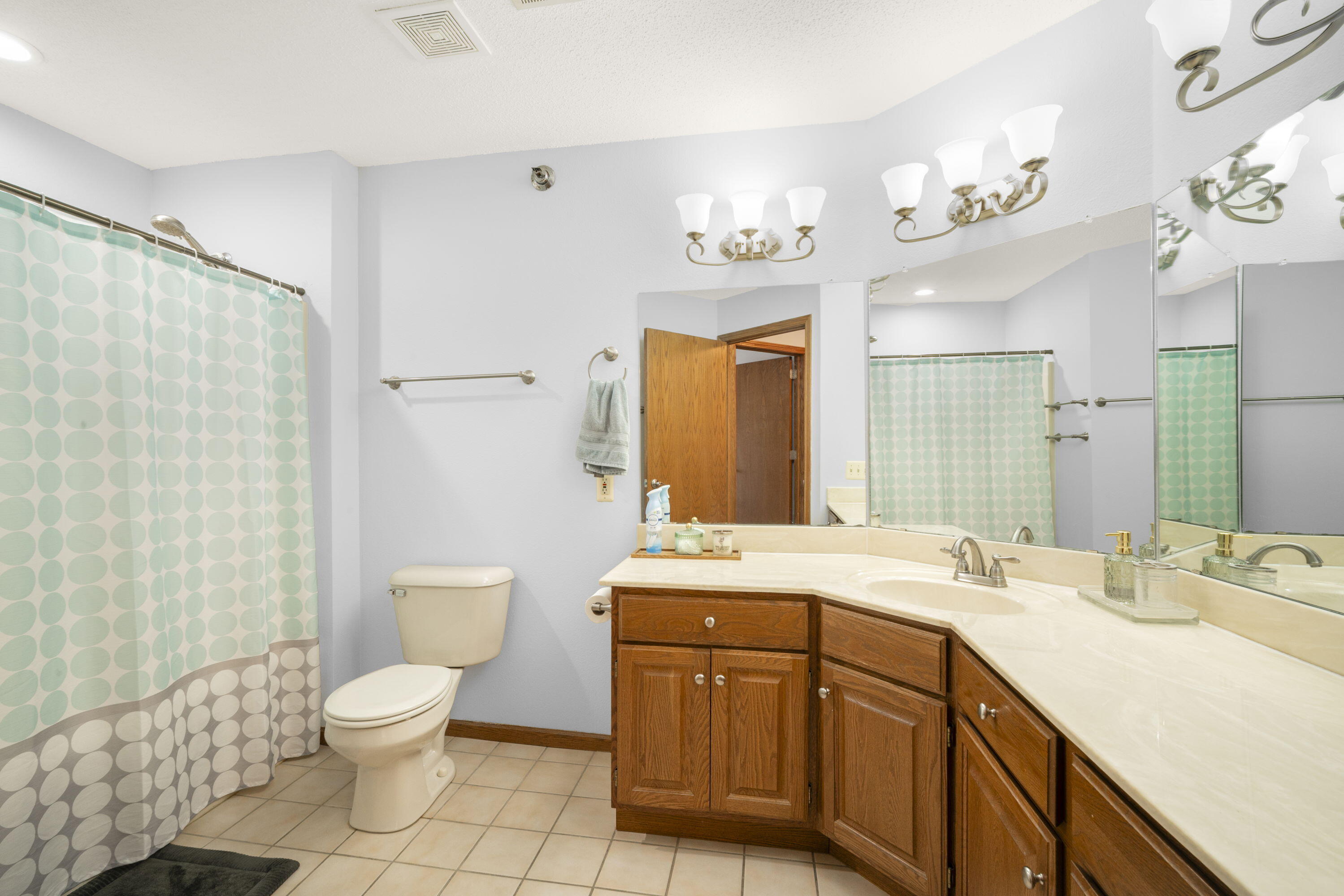 4511 South 124th Street New Berlin, WI 53151 - Photo 13 of 22 15_imgDSC06502