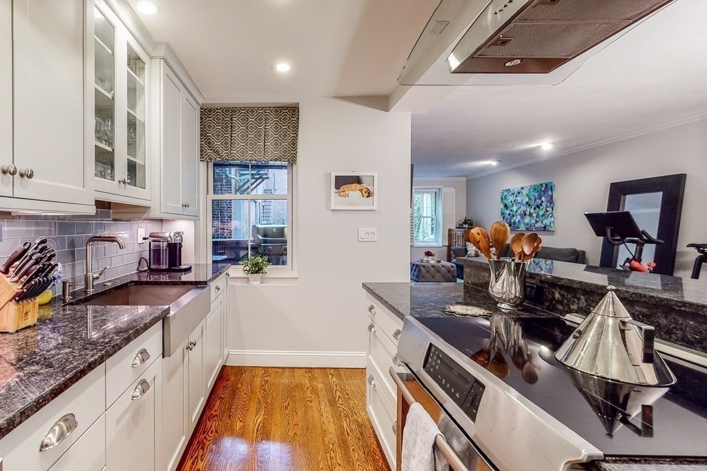 476 Shawmut Avenue, Unit 3 Boston, MA 02118 - Photo 12 of 29 a kitchen with granite countertop lots of counter top space
