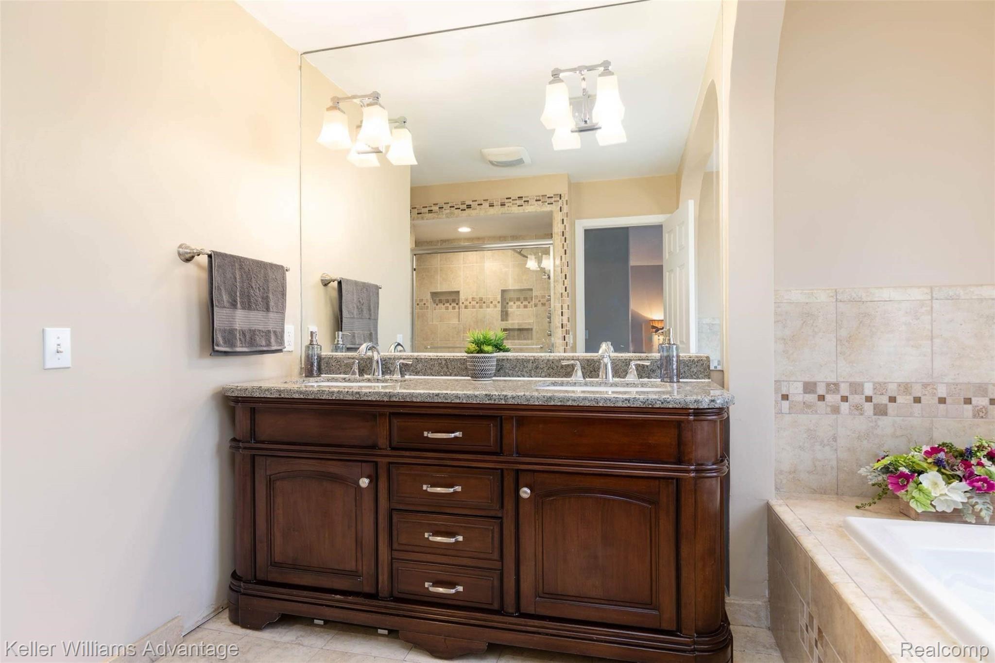24296 Roma Rdg Drive Novi, MI 48374 - Photo 22 of 50 24296 Roma Ridge Dr-23.jpg