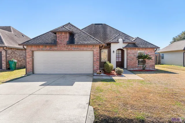 $235,000 | 308 Hill Ridge Drive, Youngsville, LA 70592