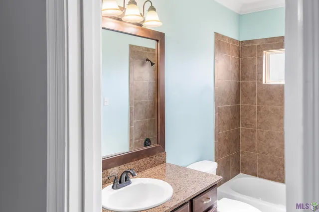 $235,000 | 308 Hill Ridge Drive, Youngsville, LA 70592