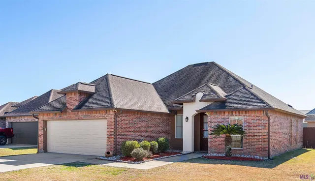$235,000 | 308 Hill Ridge Drive, Youngsville, LA 70592