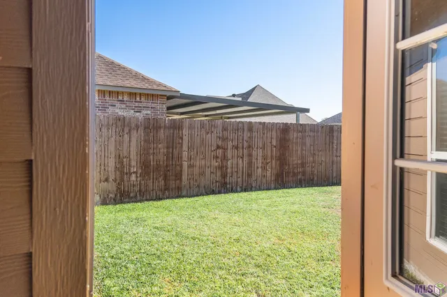 $235,000 | 308 Hill Ridge Drive, Youngsville, LA 70592