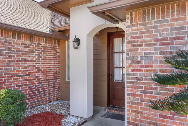 $235,000 | 308 Hill Ridge Drive, Youngsville, LA 70592