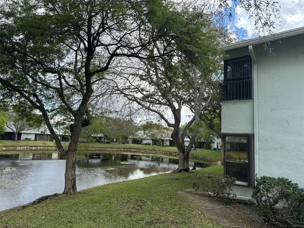$2,500 | 4001 Carambola Circle North, Unit 29102, Coconut Creek, FL 33066