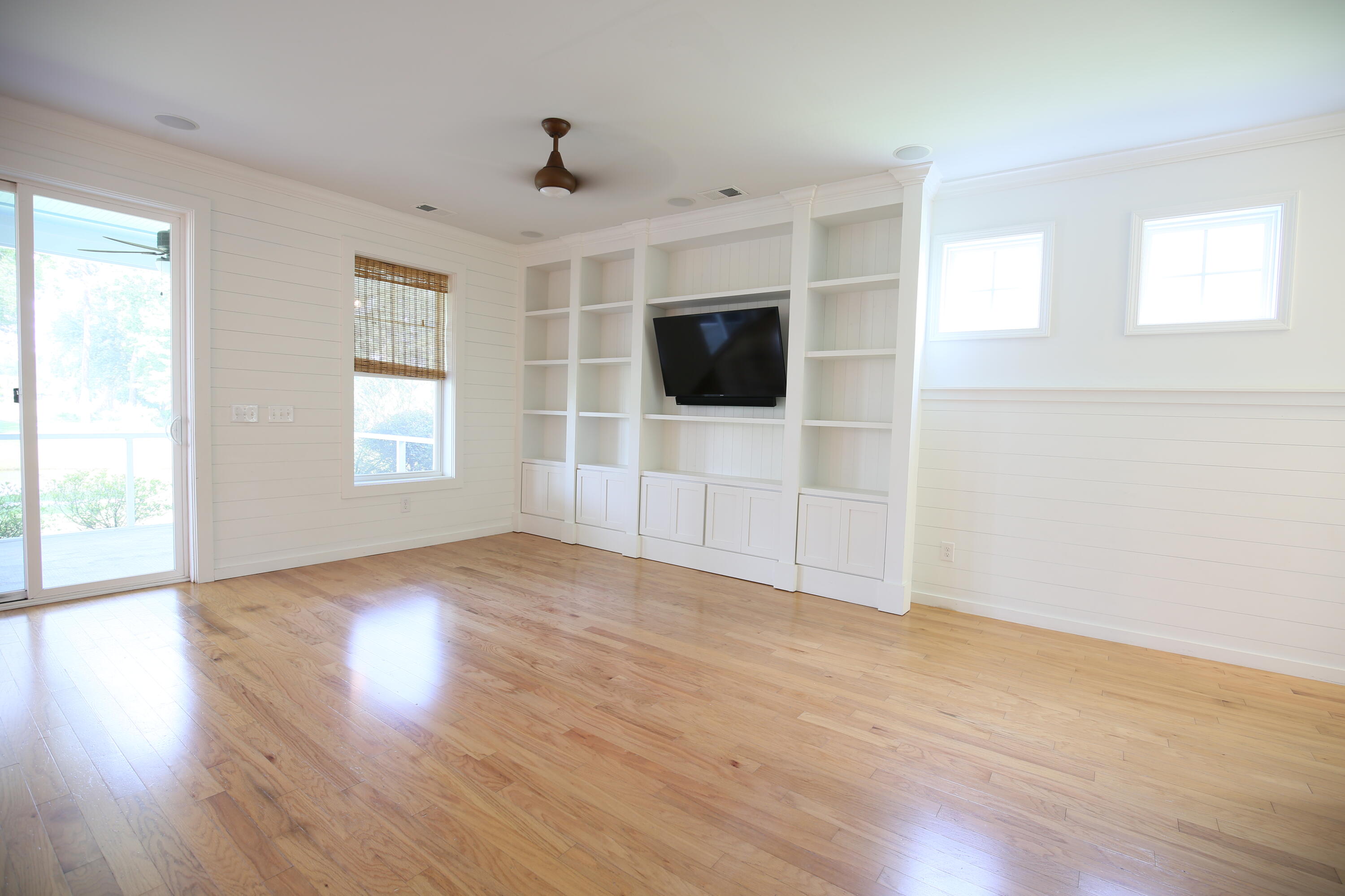 1466 Red Tide Road Mount Pleasant, SC 29466 - Photo 14 of 34 Living Room