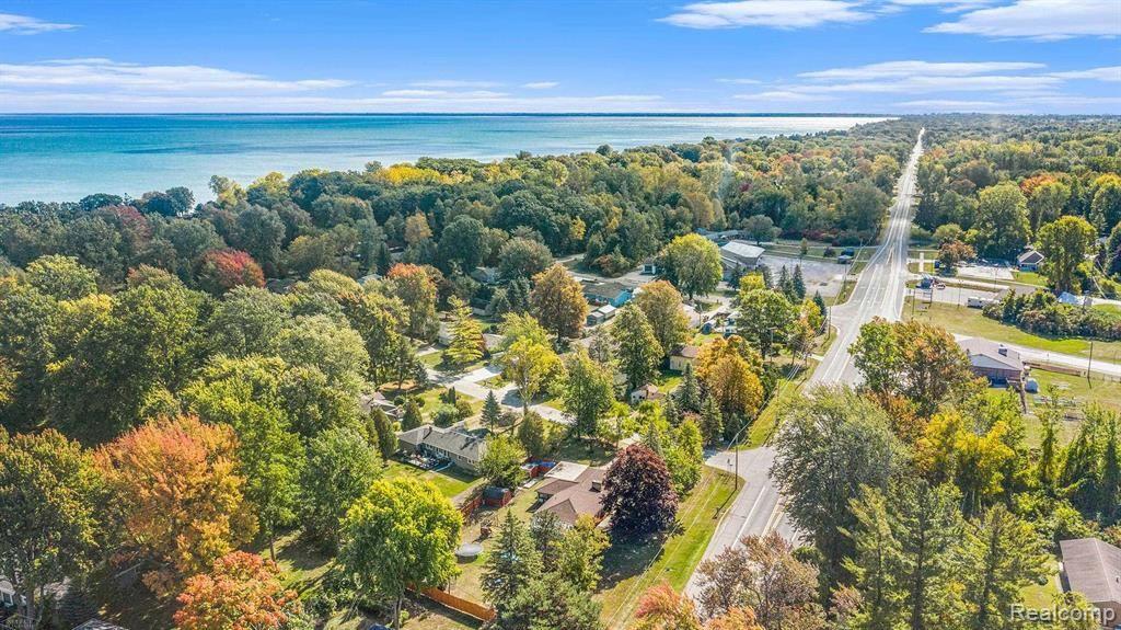 6040 Lakeshore Road Fort Gratiot, MI 48059 - Photo 4 of 21 Walking distance to beach