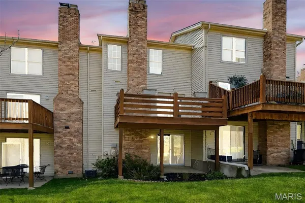 $219,900 | 3034 Autumn Lakes Court, Maryland Heights, MO 63043