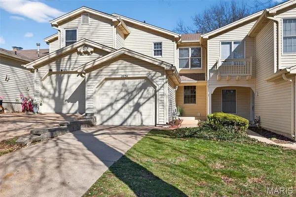 $219,900 | 3034 Autumn Lakes Court, Maryland Heights, MO 63043