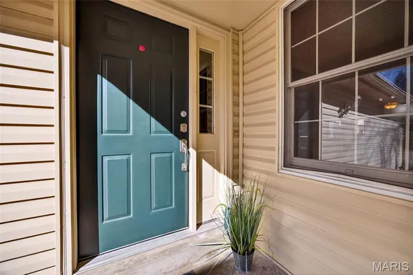 $219,900 | 3034 Autumn Lakes Court, Maryland Heights, MO 63043