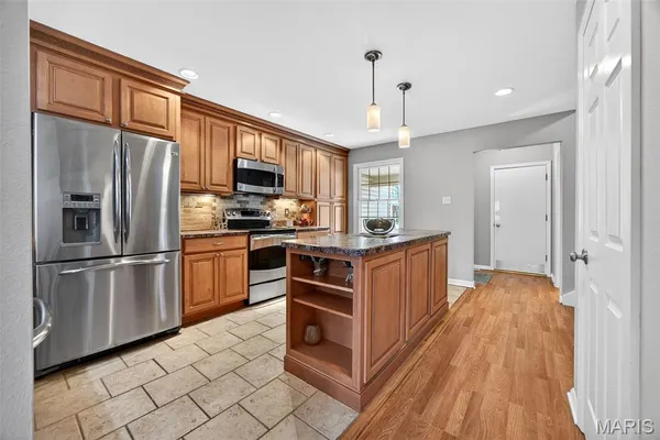 $219,900 | 3034 Autumn Lakes Court, Maryland Heights, MO 63043