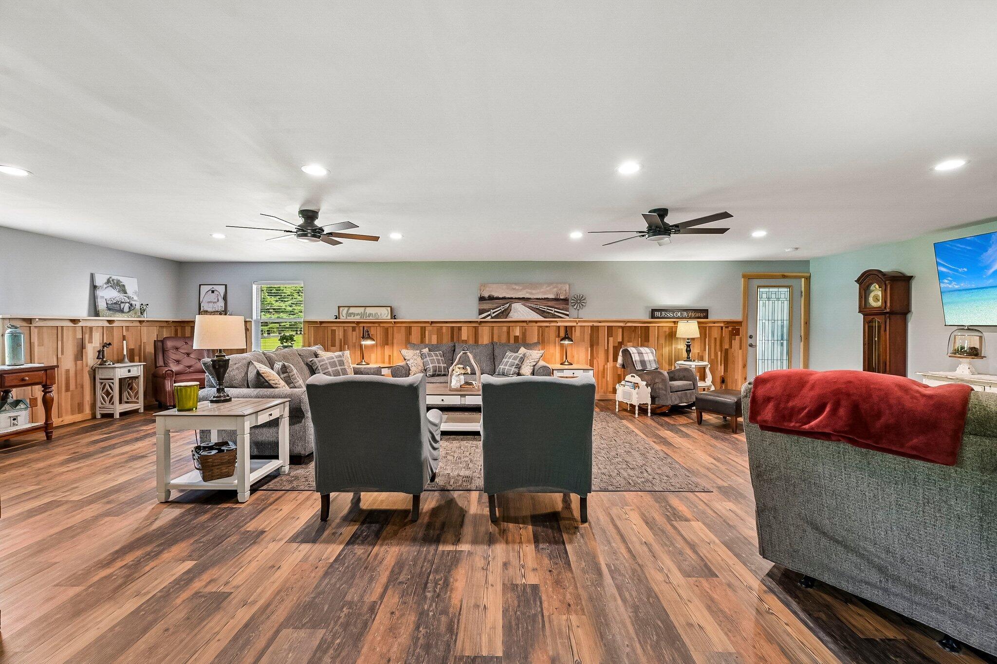 8103 York Road Southwest Pataskala, OH 43062 - Photo 6 of 92 Great Room