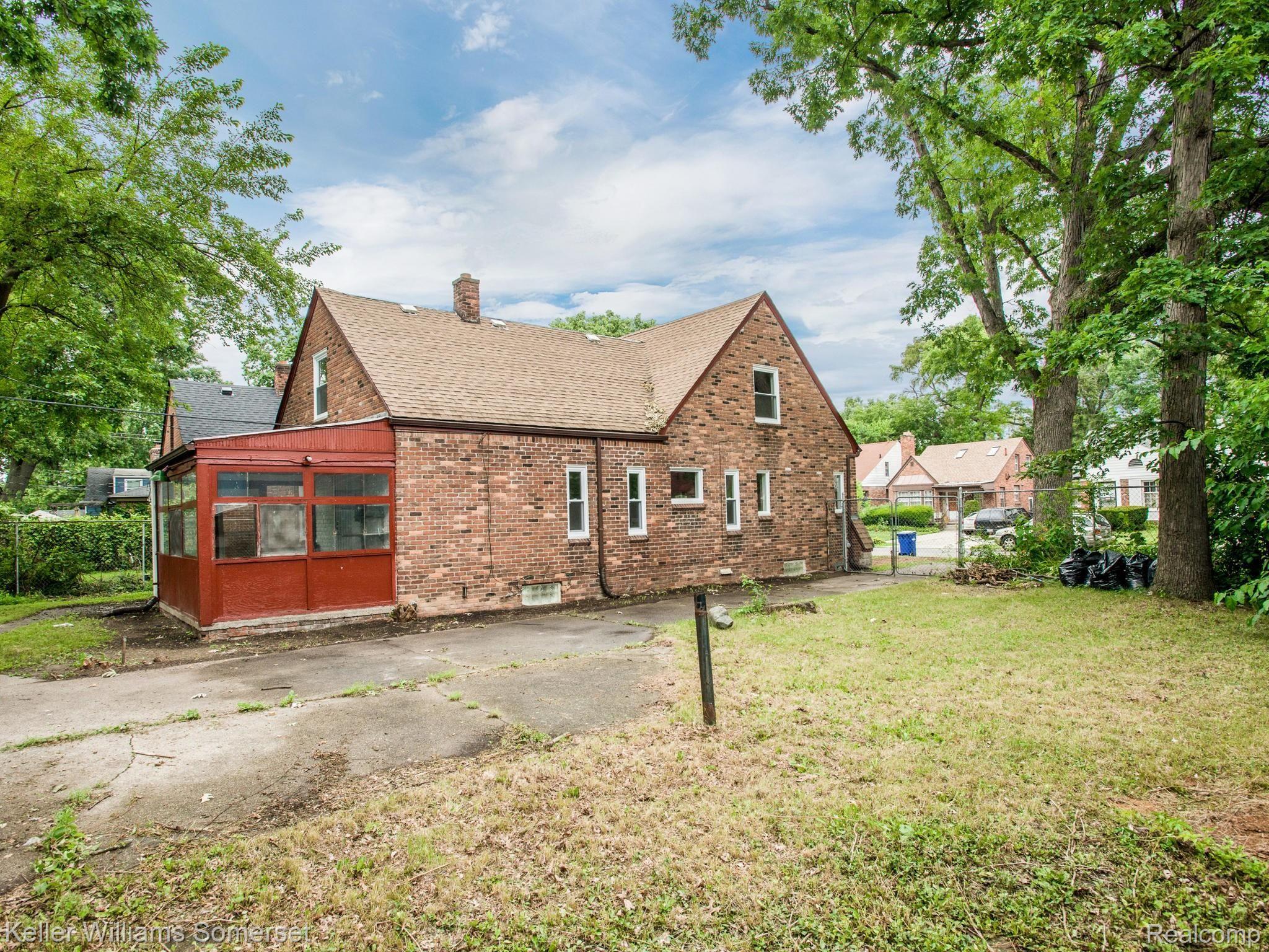 20189 Sheffield Road Detroit, MI 48221 - Photo 22 of 27 Side View