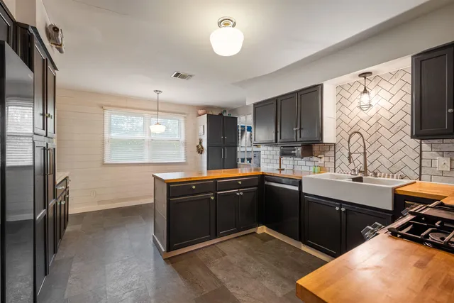 $489,000 | 331 Holly Lane, Erma, NJ 08204