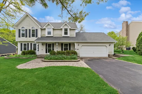 $525,000 | 1335 Gaslight Drive, Algonquin, IL 60102