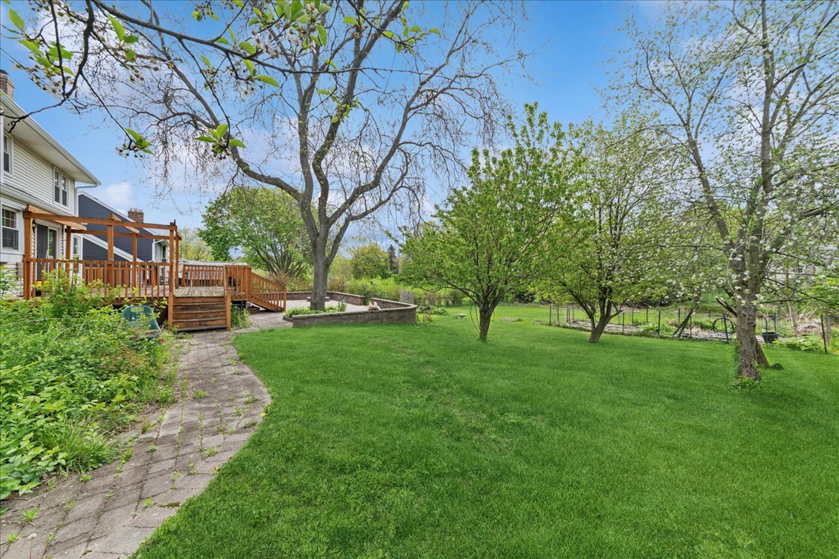 1335 Gaslight Drive Algonquin, IL 60102 - Photo 2 of 20