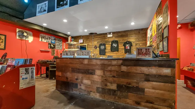 $500,000 | 13257 South Baltimore Avenue, Chicago, IL 60633