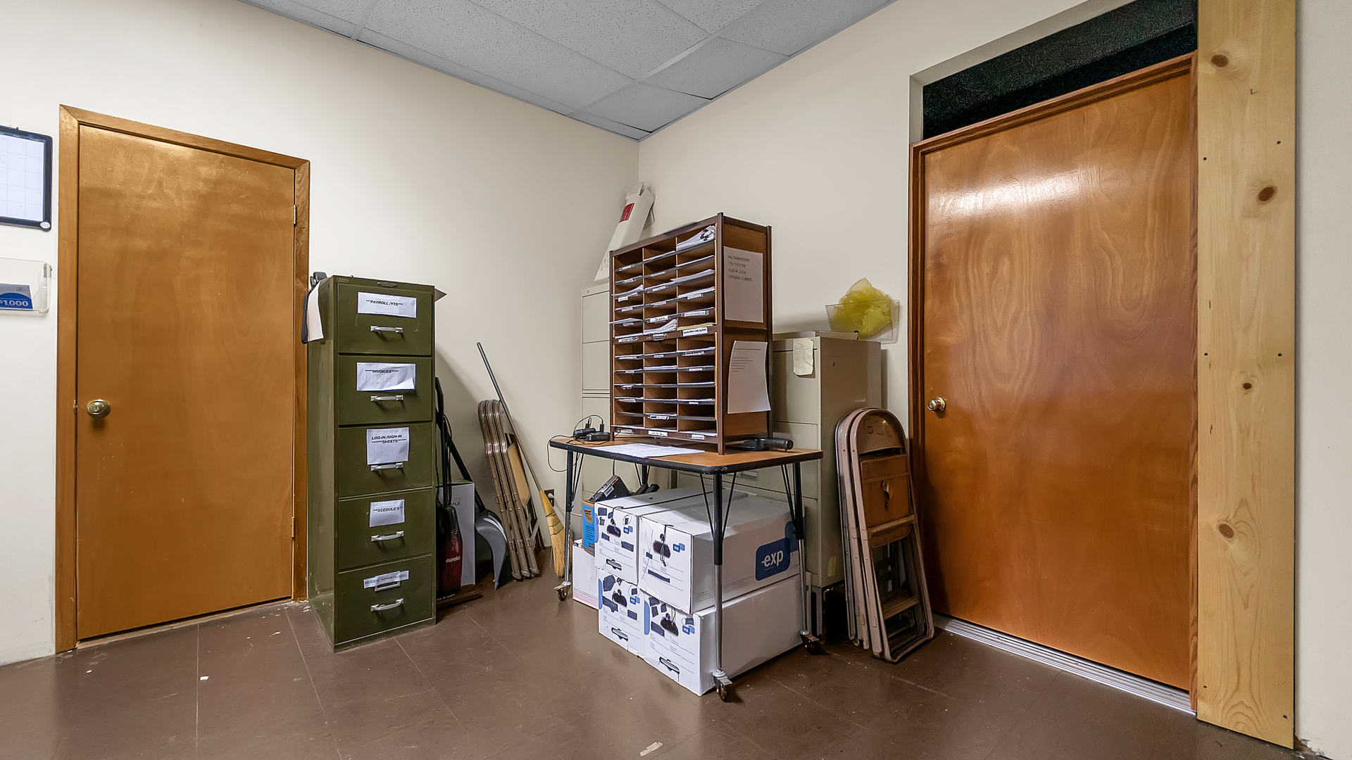 13257 South Baltimore Avenue Chicago, IL 60633 - Photo 18 of 32 a view of walk in closet