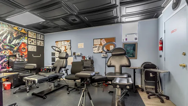 $500,000 | 13257 South Baltimore Avenue, Chicago, IL 60633