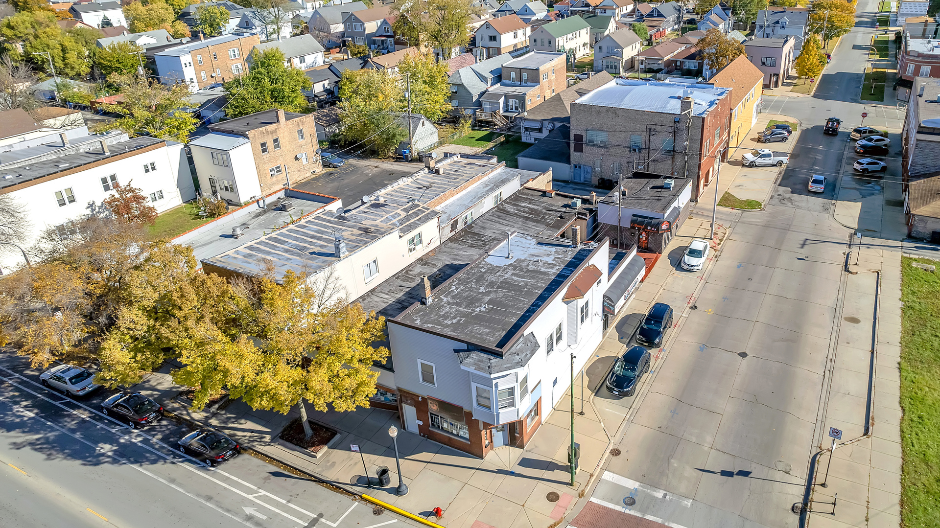 13257 South Baltimore Avenue Chicago, IL 60633 - Photo 30 of 32 an aerial view of a residential apartment building with a yard