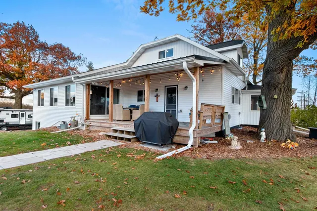 $424,900 | 661 North Main Street, Oconto Falls, WI 54154