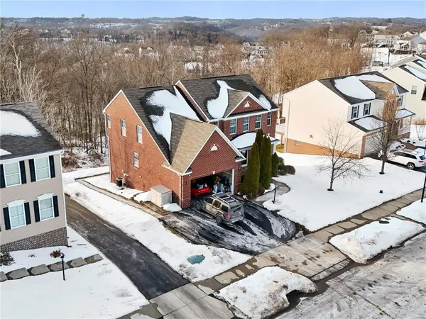 $575,000 | 224 Foxwood Road, Coraopolis, PA 15108