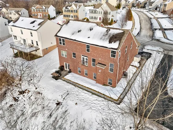 $575,000 | 224 Foxwood Road, Coraopolis, PA 15108