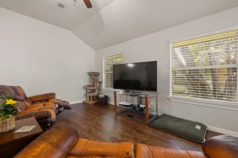 $425,000 | 2910 Whisper Oaks Lane, Georgetown, TX 78628